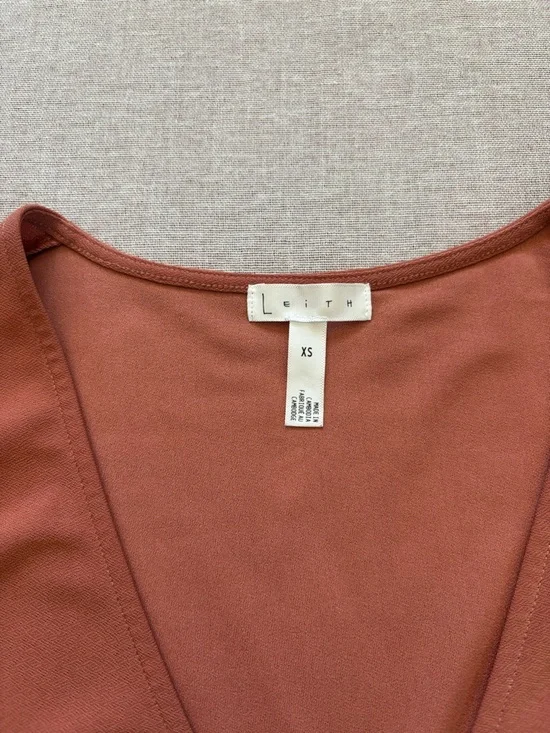 Leith mauve ruffle wrap top. - Picture 8 of 11